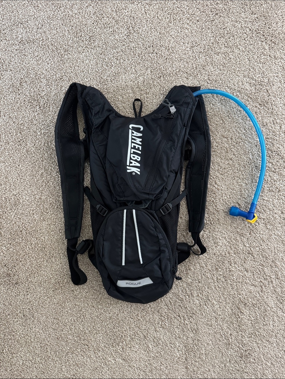 CamelBak Rogue 70oz (2L) Hydration Day Pack Backpack with Bladder - EUC!